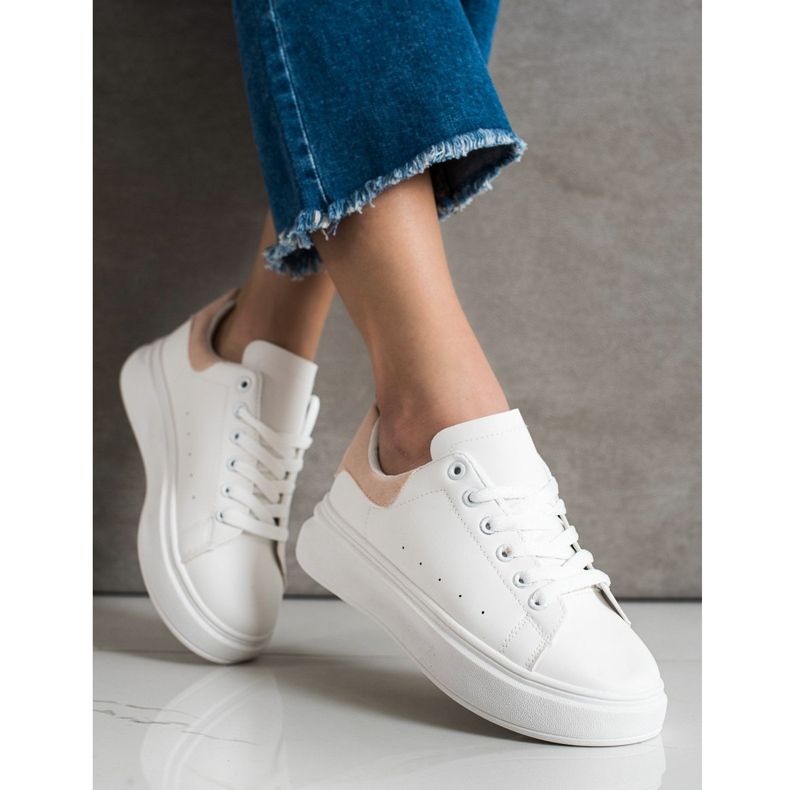 SHELOVET Fehér cipők a platformon 2