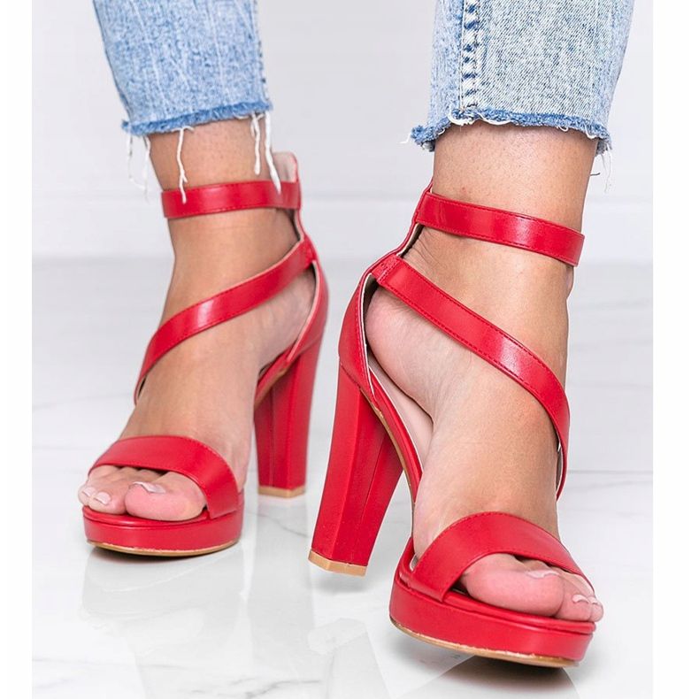 Piros szandál a Got You platformon 1