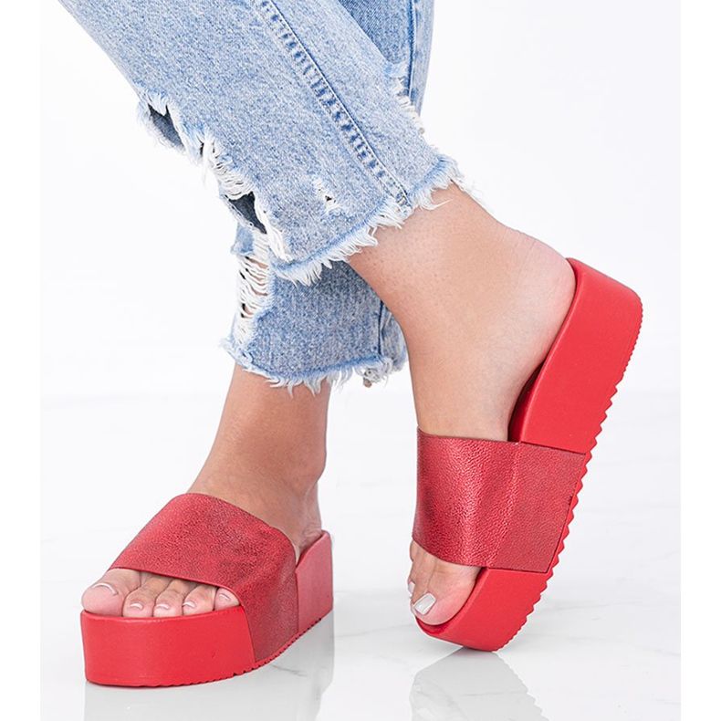 Piros papucs vastag Crysta talpon 1