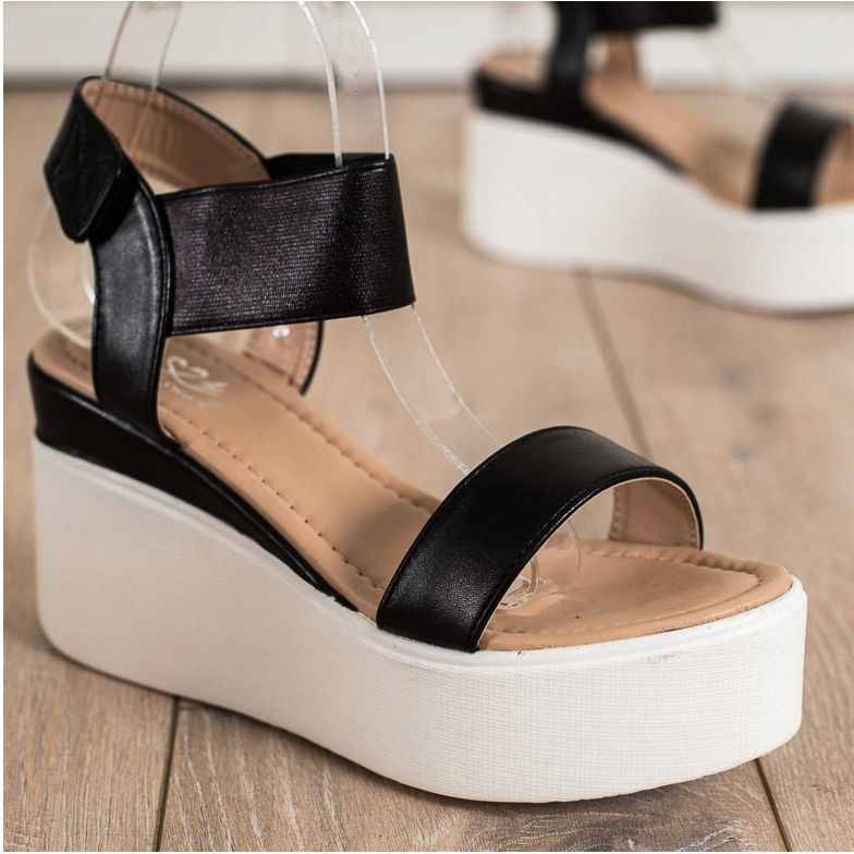 Small Swan Divat ék szandál fekete 1