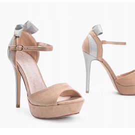 Bézs színű szandál egy csap Mistery 1