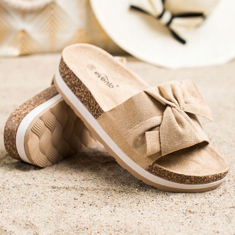 Evento Könnyű papucs a platformon bézs 1