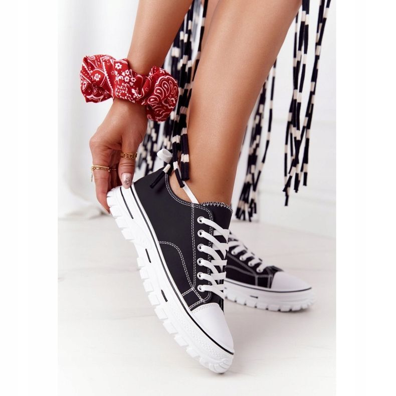 Női klasszikus cipők Fekete Feeling Good fehér 2