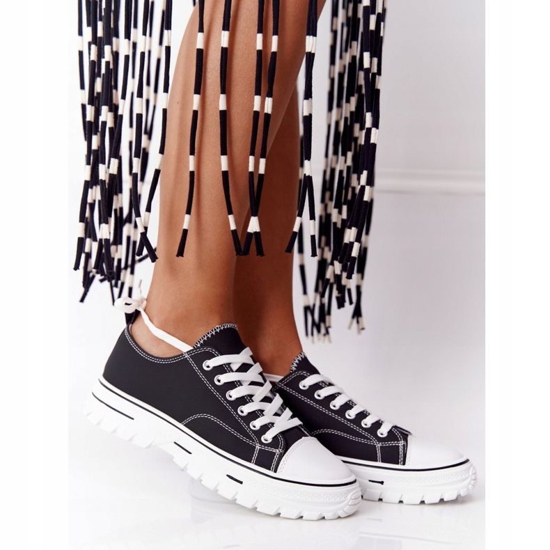 Női klasszikus cipők Fekete Feeling Good fehér 1