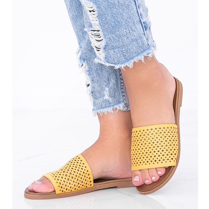 Sárga áttört női Ballera papucs 1