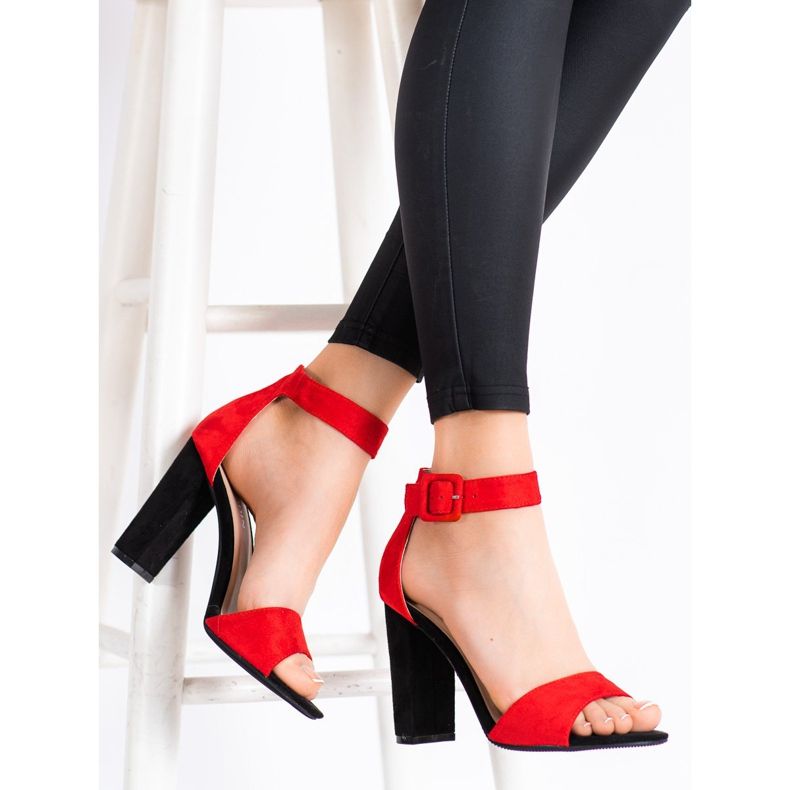 Goodin Piros szandál magas poszton 1