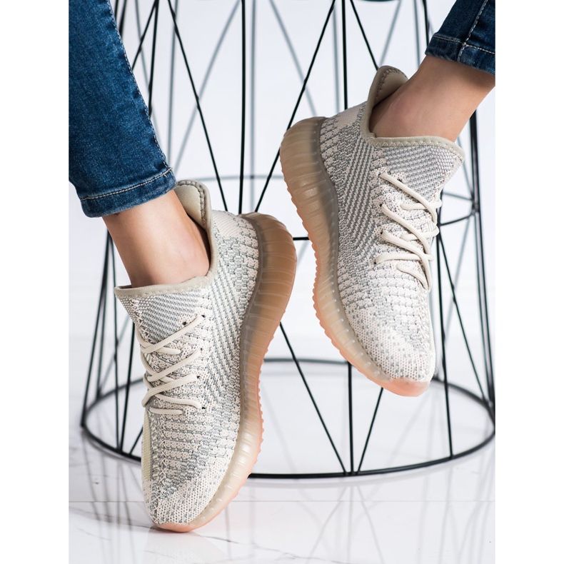 SHELOVET Textil cipők a platformon bézs 2