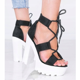 Fekete szandál vastag Hera platformon 1