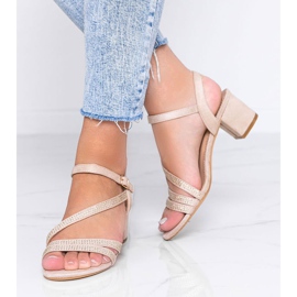 Bézs színű szandál egy oszlopon, Hydra köbcirkóniával 1