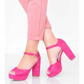 Rózsaszín szandál a Swing platformon 1