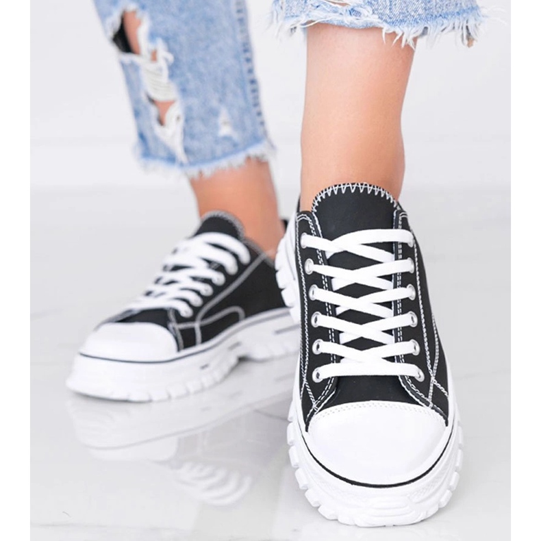 Női fekete cipők vastag Georgia talpon 1