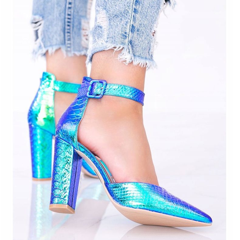 Kék holografikus szivattyúk az Ashley oszlopon 1