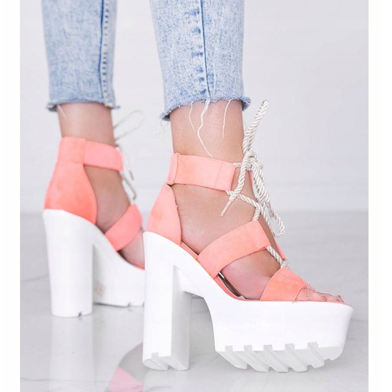 Rózsaszín szandál vastag Hera platformon 1