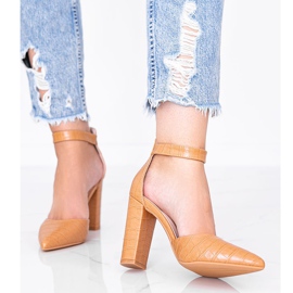 Tevepumpák az oszlopon a Glamour krokodilbőr mintázatában barna 1