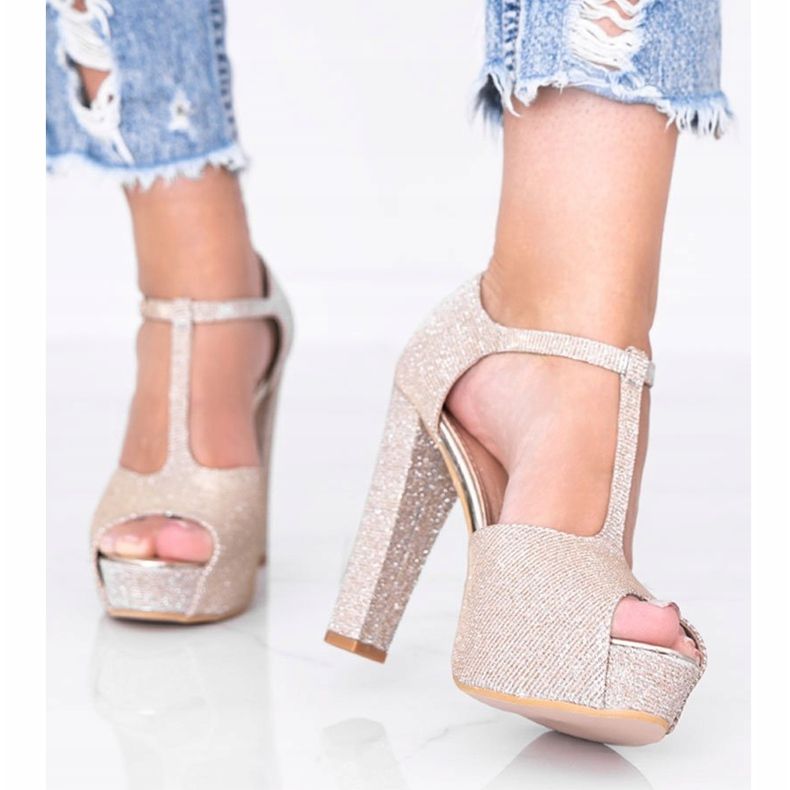 Fényes aranyszivattyúk az Elissa oszlopon aranysárga 1