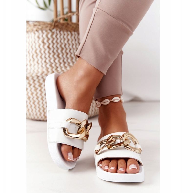 PS1 Egy pillanatra gumis papucs lánccal fehér 2