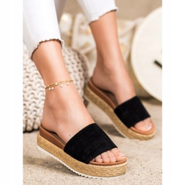 SHELOVET Klasszikus papucs a platformon fekete 1