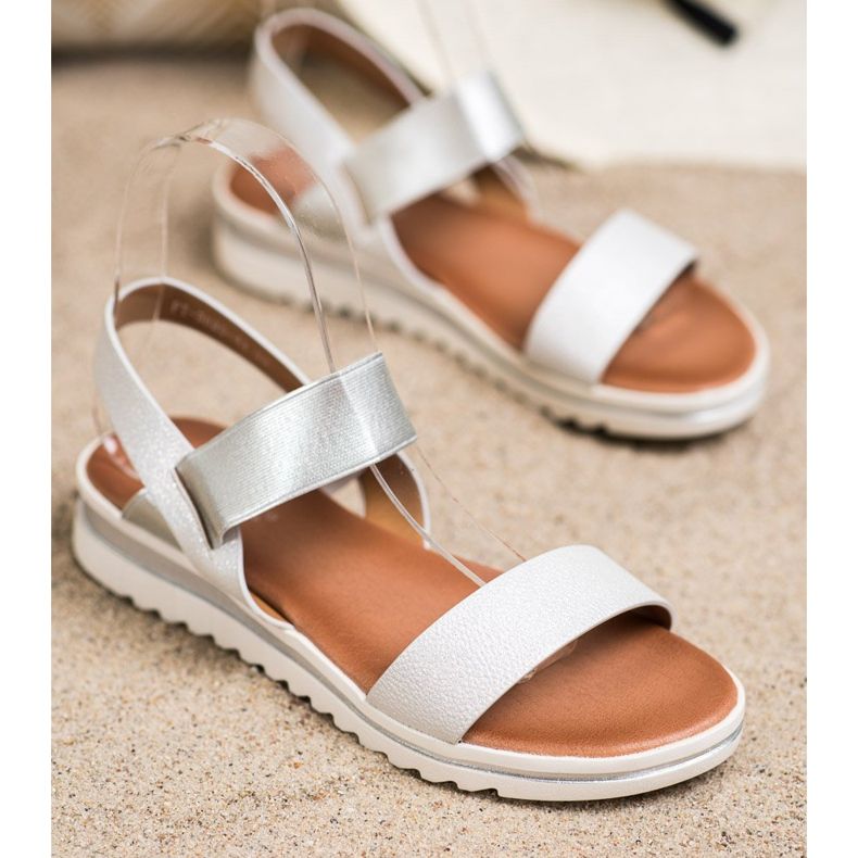 Best Shoes Divatos csúszós szandál ezüst 2