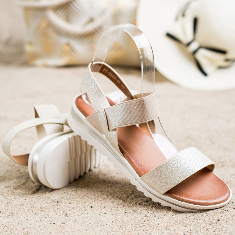 Best Shoes Divatos csúszós szandál aranysárga 1