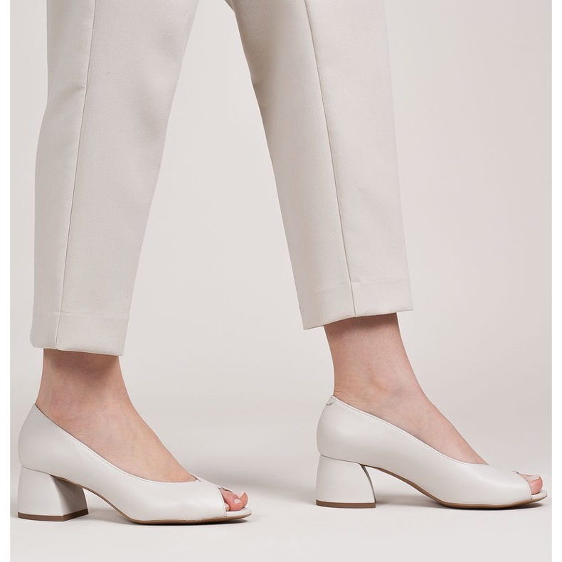 Marco Shoes 1576P bézs színű bőr szivattyúk stabil sarokkal 1