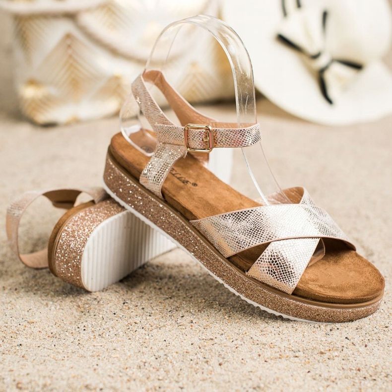 Bestelle Szandál A Csillogó Platformon aranysárga 1