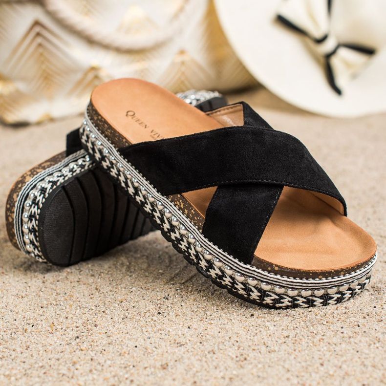 Queen Vivi Fekete papucs a dekoratív platformon 1