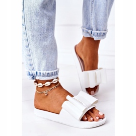 Gumi papucs fehér áprilisi íjjal 2