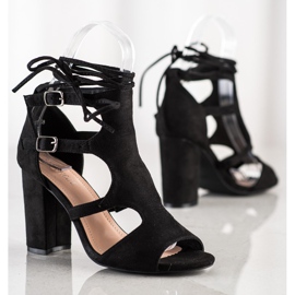 Bestelle Beépített szandál kötéssel fekete 1