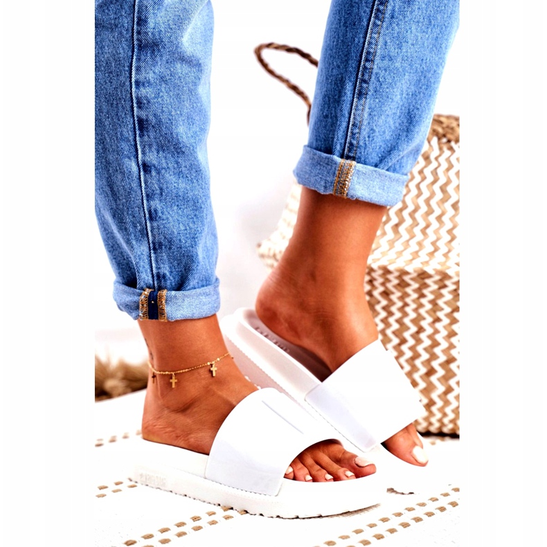 Női Big Star papucs a platformon Fehér FF274812 2