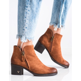 Klasszikus csizma a VINCEZA poszton barna 2