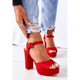 PW1 Velúr szandál egy piros Camilia bárban 2