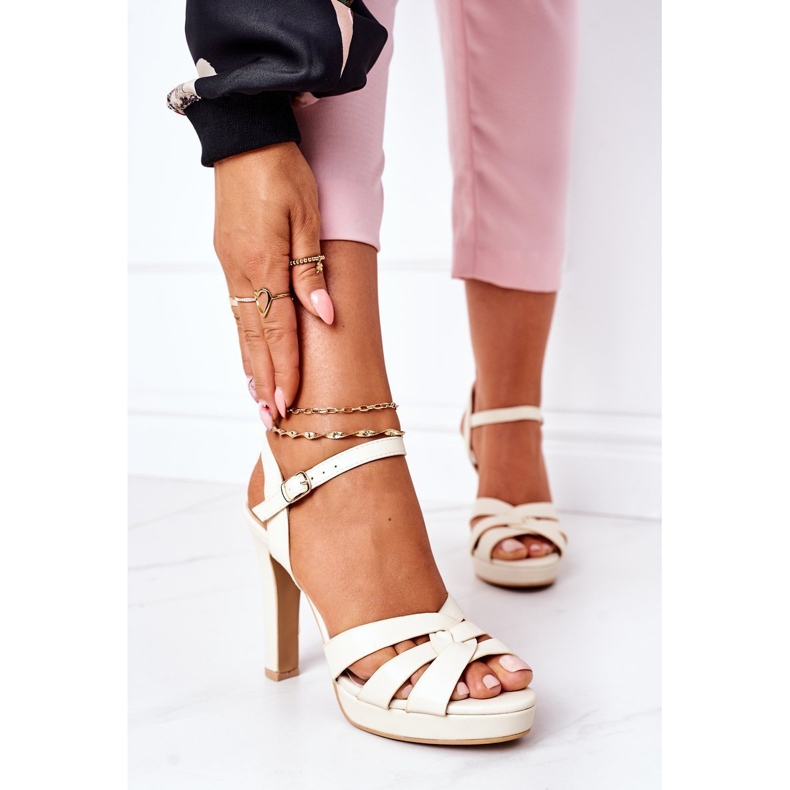 PW1 Elegáns szandál egy bárban Bézs Anastasia 2