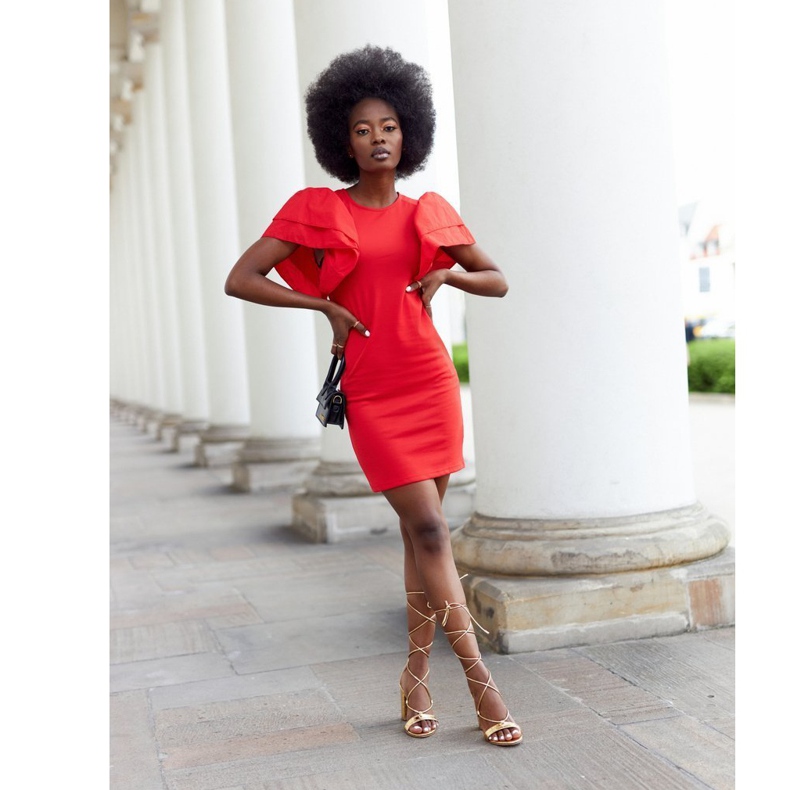 PS1 Kötött szandál egy arany kifutón aranysárga 2