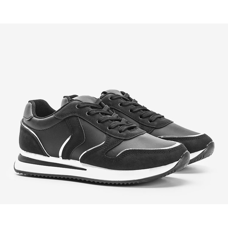 Fekete cipők, fémes Delta részletekkel 1