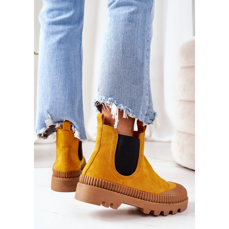 Mulanka Velúr munkások a sárga platformon velem 2