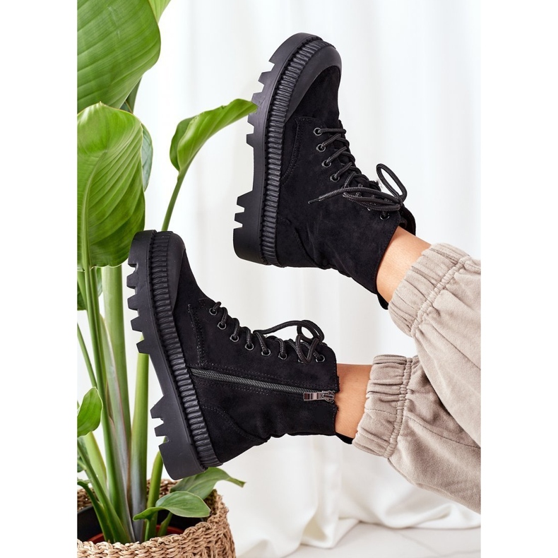 PV1 Velúrmunkások a fekete platformon Itt vagyok 1