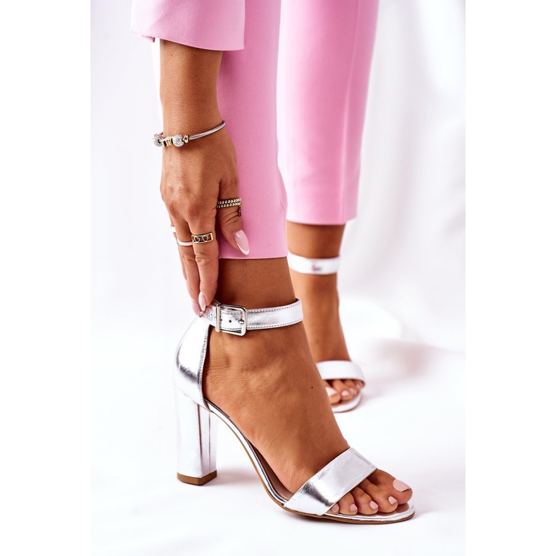 Klasszikus bőr szandál egy bárban Laura Messi 1760 ezüst 2