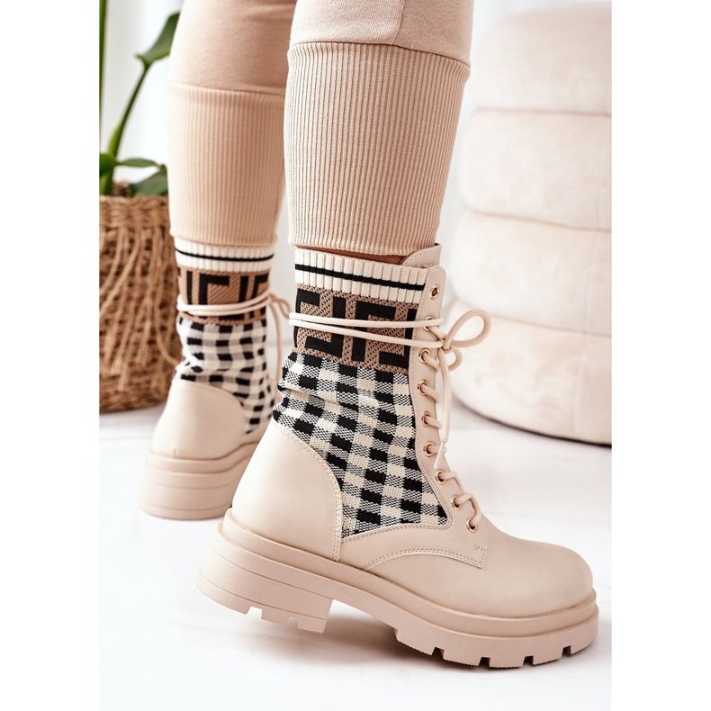 A bézs, rugalmas szövet munkásai szerelmes története fekete 2