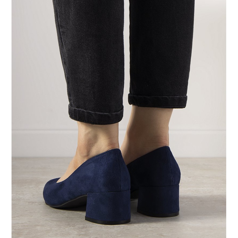 Sötétkék szivattyúk a Floren oszlopon 1 Sötétkék szivattyúk a Floren oszlopon 1