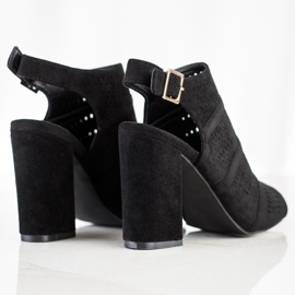 Renda Áttört szandál egy poszton fekete 1