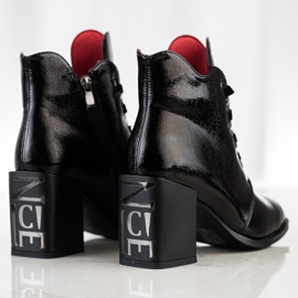 Filippo Lakkozott csizma az oszlopon fekete 1