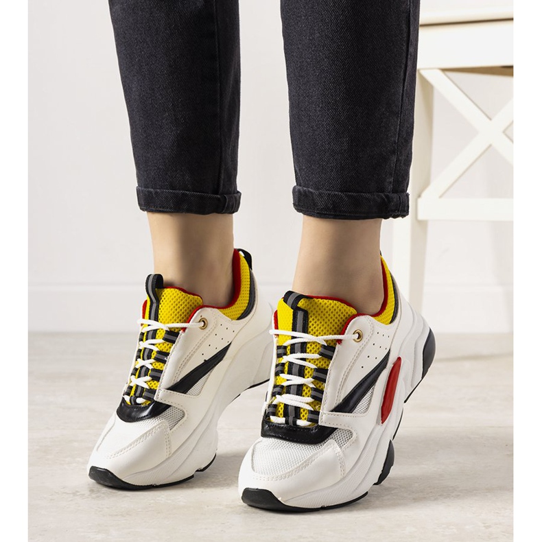 PA1 Óra fehér cipők fekete sárga 1