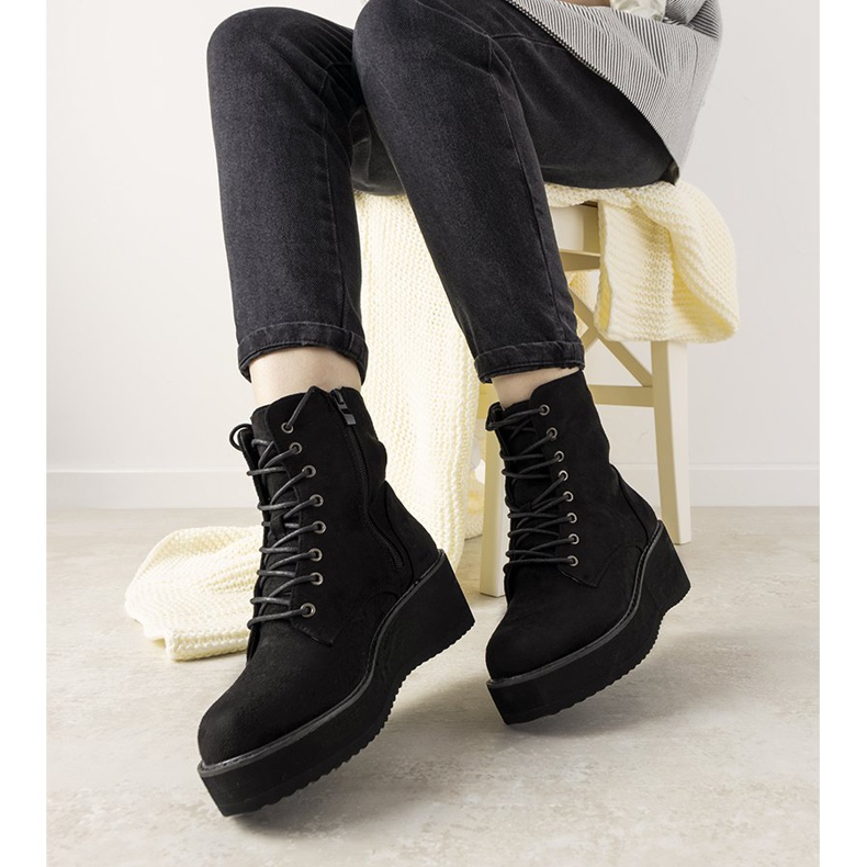 Fekete csizma magas Dexter talpon 1 Fekete csizma magas Dexter talpon 1