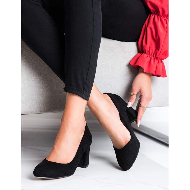 Sabatina Szivattyúk egy oszlopon fekete 2