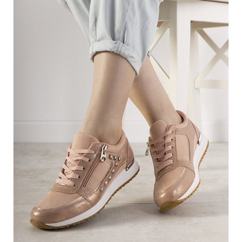 Rózsaszín sportcipők Daphne csapokkal díszítve 1