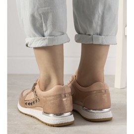 Rózsaszín sportcipők Daphne csapokkal díszítve 2