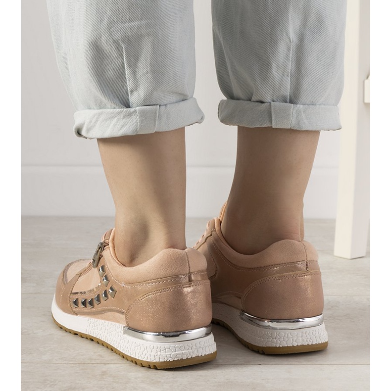 Rózsaszín sportcipők Daphne csapokkal díszítve 2