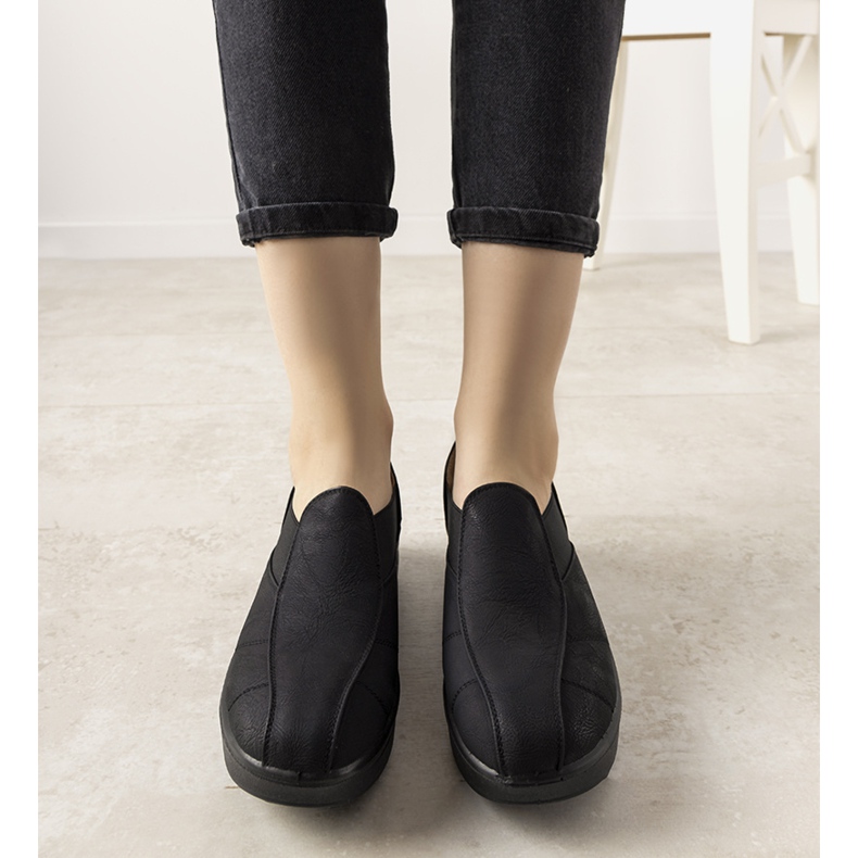 Fekete cipő magas Spike talpon 1