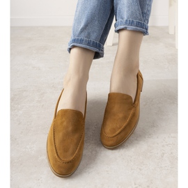 Belvárosi lapos sarkú teve naplopók barna 1