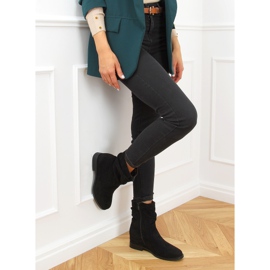 Fekete csizma rejtett ék sarkán D7568 Fekete 2 Fekete csizma rejtett ék sarkán D7568 Fekete 2